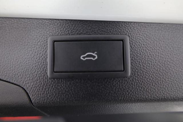 Skoda Superb Combi 2.0 TDI 142 kW 4x4 Selection DSG Selection, Standheizung, Pano, AHK, Navi, Matrix 