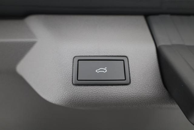 Volkswagen T7 Multivan Life lang TDI DSG Life, Teilleder, AHK, Navi, easyOpen, 7-Sitzer 