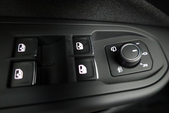 Volkswagen Golf VIII Variant 2.0 TDI DSG Life, easyOpen, Kamera, 3-J Garantie 
