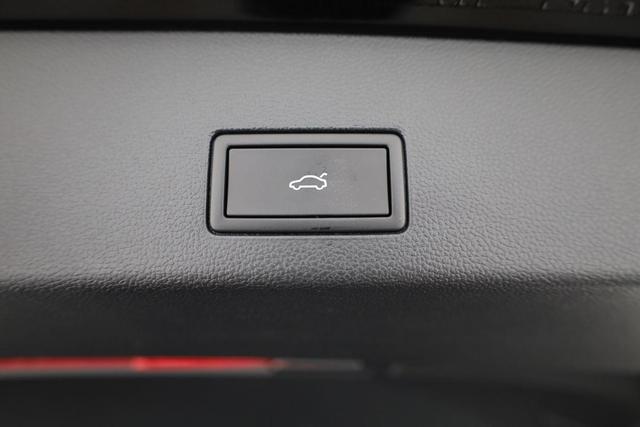 Volkswagen Golf VIII Variant 2.0 TDI DSG Life, easyOpen, Kamera, 3-J Garantie 
