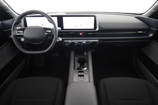 Hyundai IONIQ 6 77,4 kWh Base Long Range, Navi, Kamera, Winterpaket, Wärmepumpe 