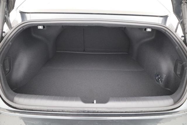 Hyundai IONIQ 6 77,4 kWh Base Long Range, Navi, Kamera, Winterpaket, Wärmepumpe 