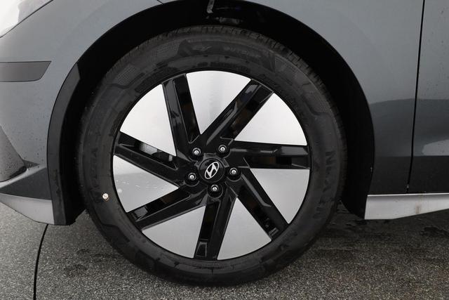 Hyundai IONIQ 6 77,4 kWh Base Long Range, Navi, Kamera, Winterpaket, Wärmepumpe 