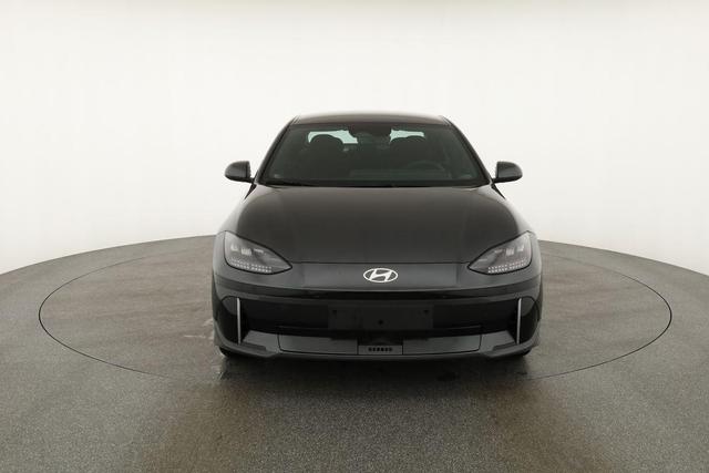 Hyundai IONIQ 6 77,4 kWh Base Long Range, Navi, Kamera, Winterpaket, Wärmepumpe 