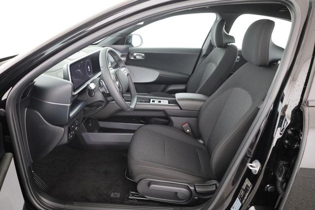 Hyundai IONIQ 6 77,4 kWh Base Long Range, Navi, Kamera, Winterpaket, Wärmepumpe 