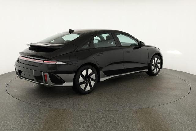 Hyundai IONIQ 6 77,4 kWh Base Long Range, Navi, Kamera, Winterpaket, Wärmepumpe 