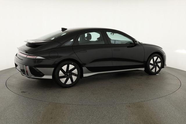 Hyundai IONIQ 6 77,4 kWh Base Long Range, Navi, Kamera, Winterpaket, Wärmepumpe 