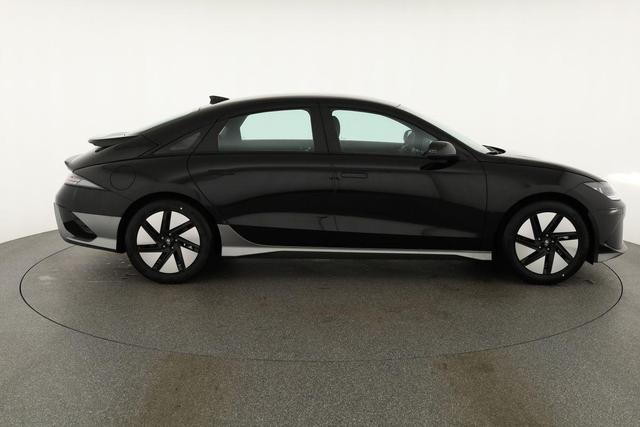 Hyundai IONIQ 6 77,4 kWh Base Long Range, Navi, Kamera, Winterpaket, Wärmepumpe 