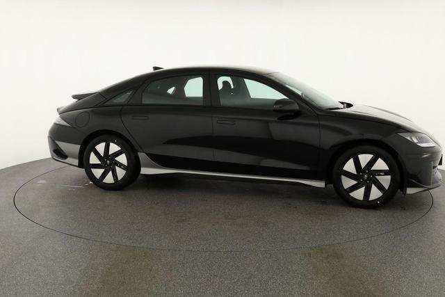 Hyundai IONIQ 6 77,4 kWh Base Long Range, Navi, Kamera, Winterpaket, Wärmepumpe 