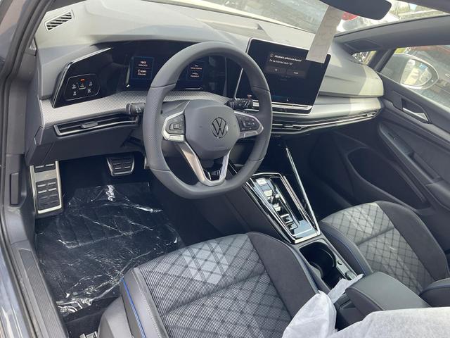 Volkswagen Golf - 1.5 eTSI 110 kW R-Line VIII Variant DSG R-LINE, AHK, easyOpen, Navi, 18-Zoll, LED-Plus