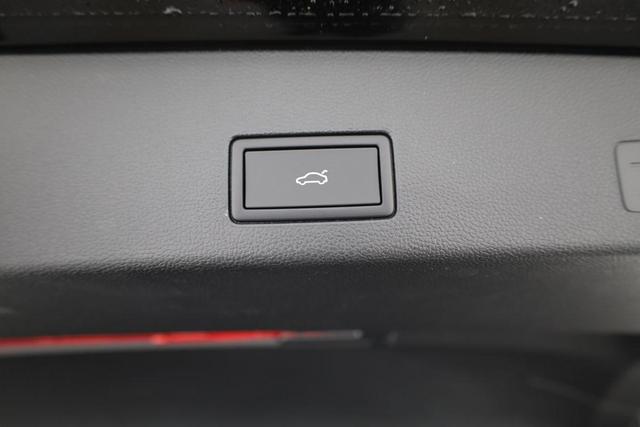 Volkswagen Golf Variant VIII 1.5 eTSI DSG Life, AHK, easyOpen, Kamera, Winter, 3-J Garantie 