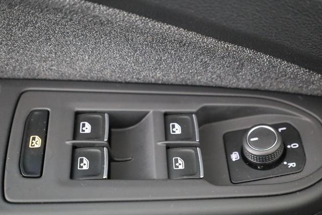 Volkswagen Golf Move eTSI VIII Variant 1.0 DSG Move, Kamera, LED, Navi, Parklenk 