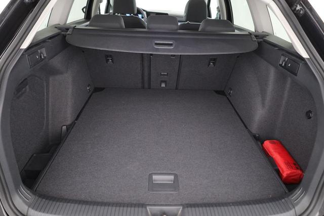 Volkswagen Golf Move eTSI VIII Variant 1.0 DSG Move, Kamera, LED, Navi, Parklenk 