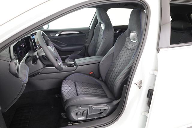 Volkswagen Passat Variant 1.5 TSI eHybrid 200 kW R-Line R-LINE, Pano, 19-Zoll, IQ.Light 
