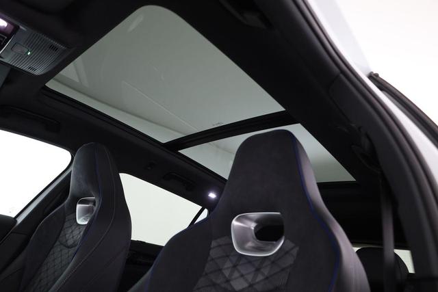 Volkswagen Passat Variant 1.5 TSI eHybrid 200 kW R-Line R-LINE, Pano, 19-Zoll, IQ.Light 