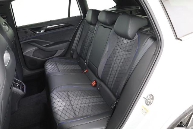 Volkswagen Passat Variant 1.5 TSI eHybrid 200 kW R-Line R-LINE, Pano, 19-Zoll, IQ.Light 