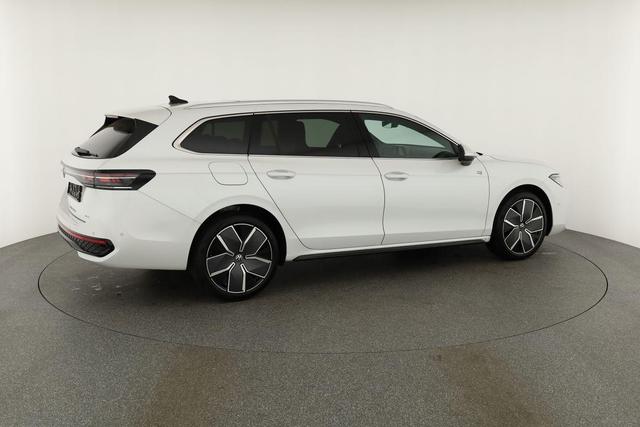 Volkswagen Passat Variant 1.5 TSI eHybrid 200 kW R-Line R-LINE, Pano, 19-Zoll, IQ.Light 