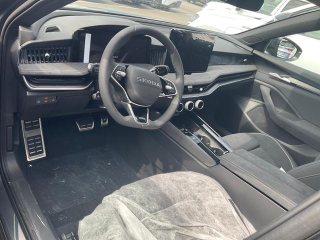 Skoda Superb Combi - 1.5 TSI iV 150 kW Sportline DSG Sportline, AHK, Matrix, Side, el. Klappe, Navi