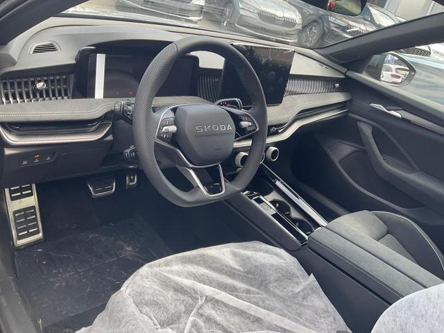 Skoda Superb Combi - 1.5 TSI iV 150 kW Sportline DSG Sportline, AHK, Matrix, Side, el. Klappe, Navi