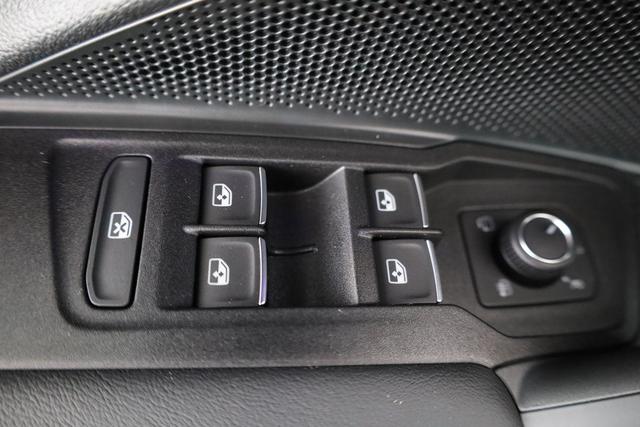 Volkswagen Tiguan 1.5 TSI eHybrid 200 kW R-Line Black, Pano, 20-Zoll, AHK, AreaView, 5-J Garantie 