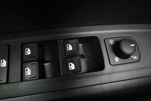 Skoda Fabia Selection 1.0 TSI 130 Jahre, Side, Kamera, 16-Zoll, Winter, 5-J Garantie 