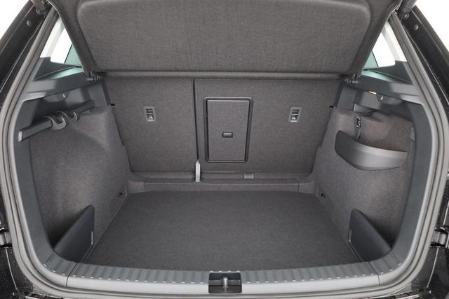 Skoda Karoq Drive 4x4 TDI DSG Selection, AHK, Navi, Kamera, 5-J Garantie 