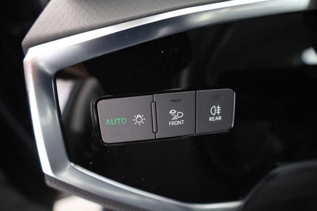 Audi Q3 40 TFSI quattro advanced advanced, AHK, 19-Zoll, Navi, el. Klappe, MMIplus 