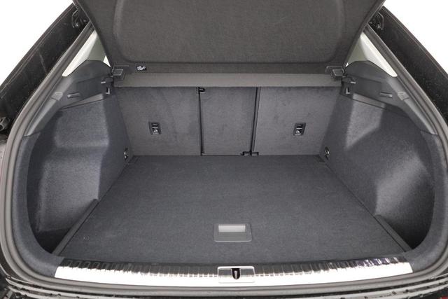 Audi Q3 40 TFSI quattro advanced advanced, AHK, 19-Zoll, Navi, el. Klappe, MMIplus, 4-J Garantie 