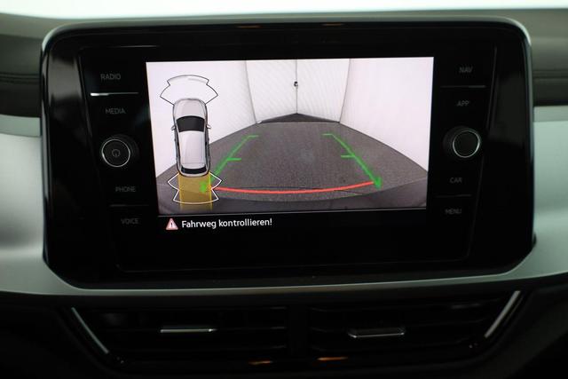 Volkswagen T-Roc Life 1.5 TSI DSG Life, AHK, Navi, Kamera, LED, Parklenk 