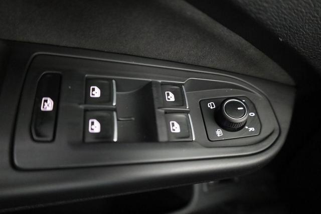 Volkswagen Golf 1.5 eTSI 110 kW R-Line VIII Variant DSG R-LINE, AHK, easyOpen, Navi, 18-Zoll, LED-Plus 