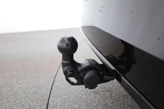 Volkswagen Golf 1.5 eTSI 110 kW R-Line VIII Variant DSG R-LINE, AHK, easyOpen, Navi, 18-Zoll, LED-Plus 