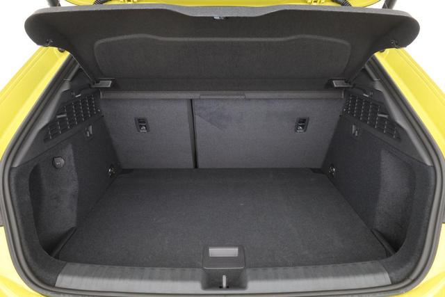 Audi S3 2.0 TFSI quattro Sportback quattro, Pano, 19-Zoll, Matrix, Optik schwarz, Kamera, el. Klappe, 4-J Garantie 