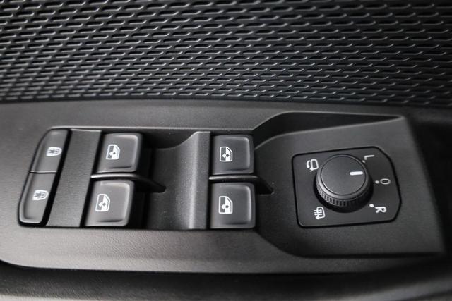 Skoda Octavia Combi RS 2.0 TSI DSG, Sonderlackierung, Pano, AHK, 19 Zoll, Canton, el. Klappe, Navi, Matrix, sofort 