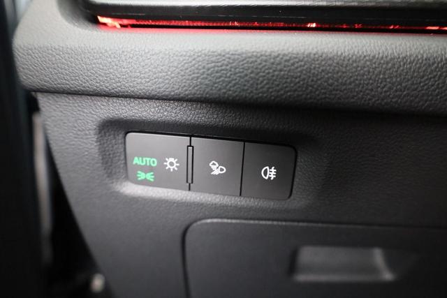 Skoda Octavia Combi RS 2.0 TSI DSG, Sonderlackierung, Pano, AHK, 19 Zoll, Canton, el. Klappe, Navi, Matrix, sofort 