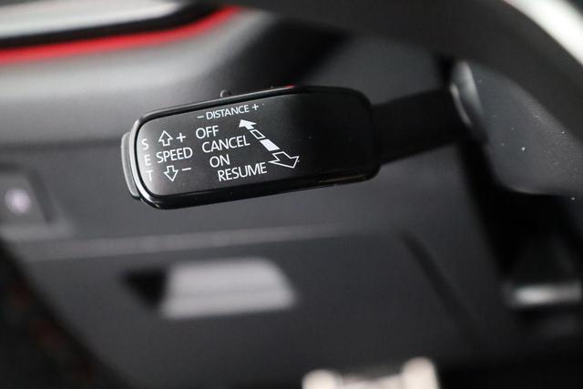 Skoda Octavia Combi RS 2.0 TSI DSG, Sonderlackierung, Pano, AHK, 19 Zoll, Canton, el. Klappe, Navi, Matrix, sofort 