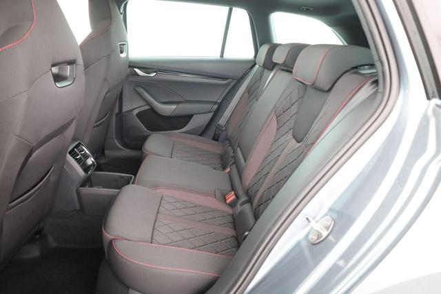 Skoda Octavia Combi RS 2.0 TSI DSG, Sonderlackierung, Pano, AHK, 19 Zoll, Canton, el. Klappe, Navi, Matrix, sofort 