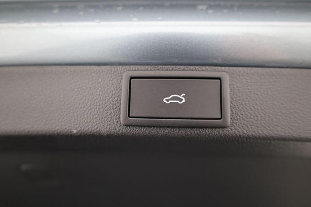 Skoda Octavia Combi RS 2.0 TSI DSG, Sonderlackierung, Pano, AHK, 19 Zoll, Canton, el. Klappe, Navi, Matrix, sofort 