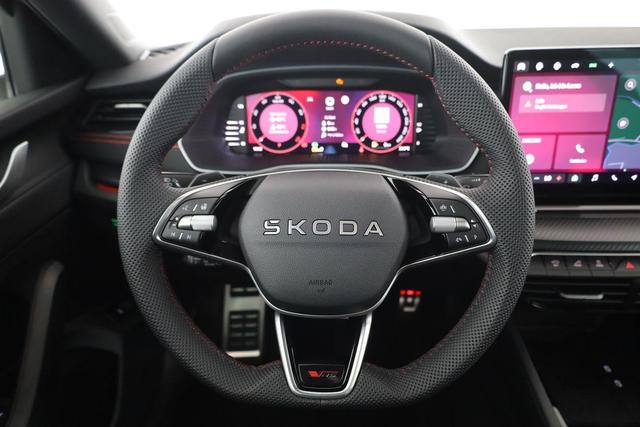 Skoda Octavia Combi RS 2.0 TSI DSG, Sonderlackierung, Pano, AHK, 19 Zoll, Canton, el. Klappe, Navi, Matrix, sofort 
