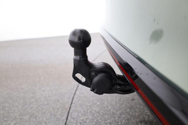 Skoda Octavia Combi RS 2.0 TSI DSG, Sonderlackierung, Pano, AHK, 19 Zoll, Canton, el. Klappe, Navi, Matrix, sofort 
