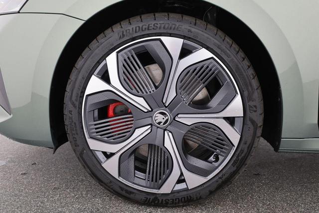 Skoda Octavia Combi RS 2.0 TSI DSG, Sonderlackierung, Pano, AHK, 19 Zoll, Canton, el. Klappe, Navi, Matrix, sofort 