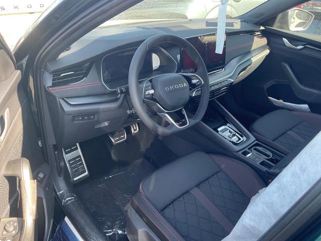 Skoda Octavia Combi - RS 2.0 TSI DSG, Sonderlackierung, Pano, AHK, 19 Zoll, Canton, el. Klappe, Navi, Matrix, sofort