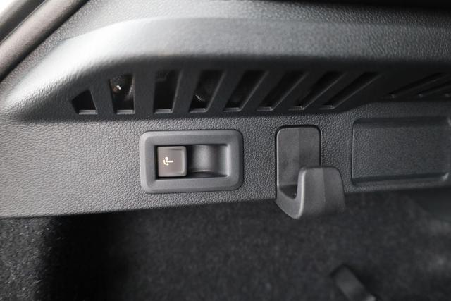 Skoda Kamiq Selection 1.5 TSI Selection, AHK, Kamera, Winter, 4-J Garantie 