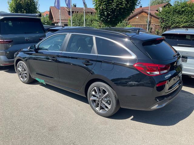 Hyundai i30 Kombi 1.5 T-GDI Family, Navi, Side, Winter, 17-Zoll, Klimaautomatik 