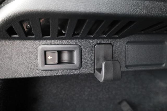 Skoda Kamiq Selection 1.0 TSI 130 Jahre, AHK, el. Klappe, Side, 17-Zoll, Winter 