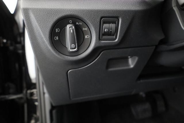 Skoda Kamiq Selection 1.5 TSI DSG 130 Jahre, el. Klappe, Side, 17-Zoll, Winter 