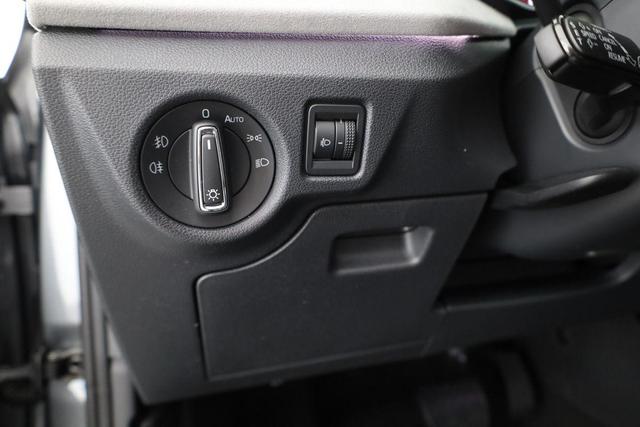 Skoda Kamiq Selection 1.5 TSI DSG 130 Jahre, el. Klappe, Side, 17-Zoll, Winter 