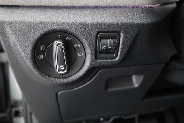Skoda Kamiq Selection 1.5 TSI DSG 130 Jahre, AHK, el. Klappe, Side, 17-Zoll, Winter 