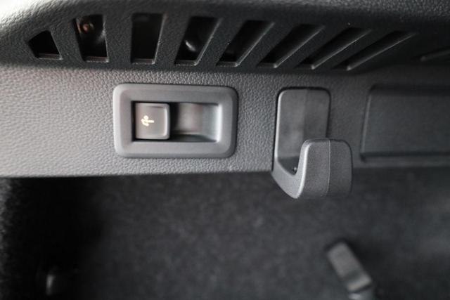 Skoda Kamiq Selection 1.5 TSI DSG 130 Jahre, AHK, el. Klappe, Side, 17-Zoll, Winter 
