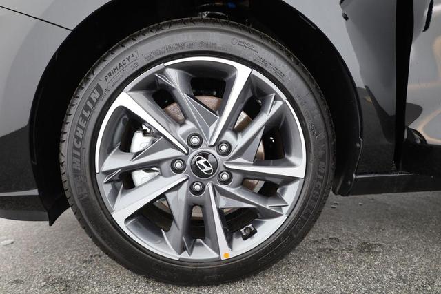 Hyundai i30 Kombi 1.0 T-GDI DCT Family, Navi, ACC, Side, Winter, 17-Zoll, Klimaautomatik 