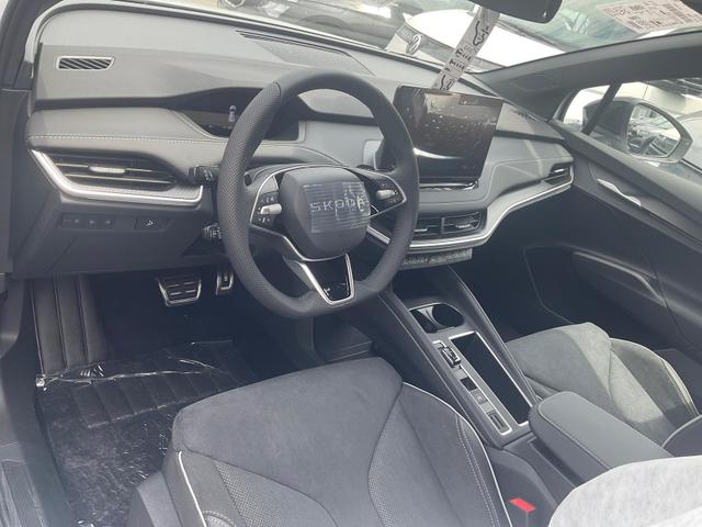Skoda Enyaq - 85 x Sportline 85x Sportline, AHK, 20-Zoll, Navi, Matrix, sofort